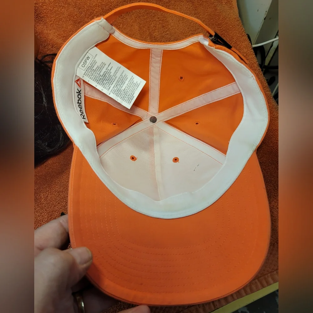 Ladies orange Reebok cap / hat. - Picture 5 of 7